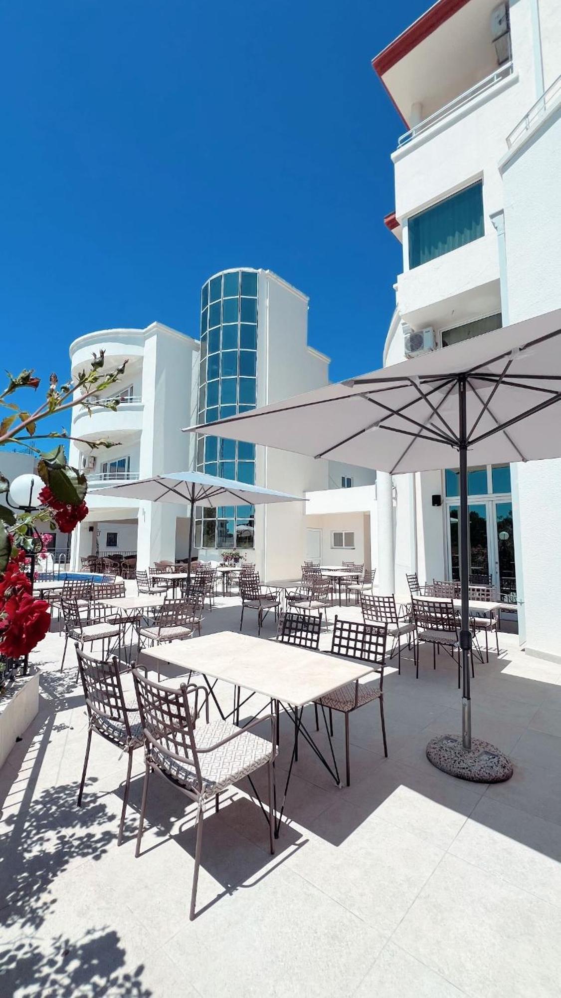 Imperial Hotel Ulcinj Exterior photo