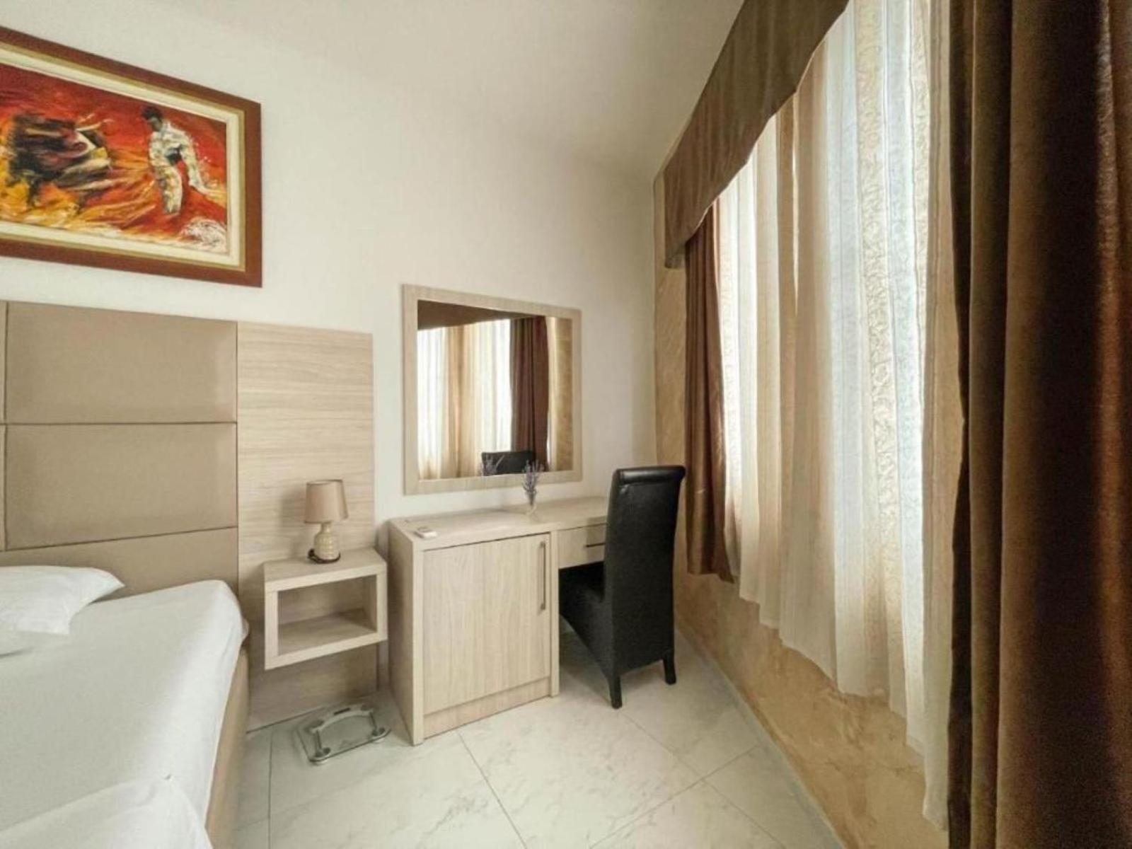 Imperial Hotel Ulcinj Exterior photo